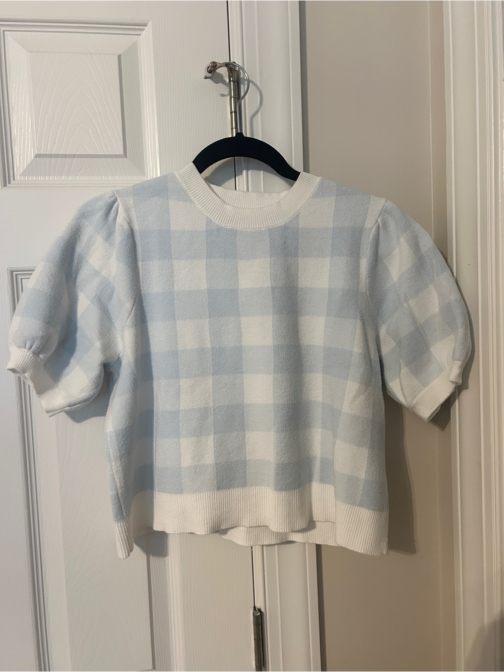 Light Blue & White Checked Puff-Sleeve Knit Top
